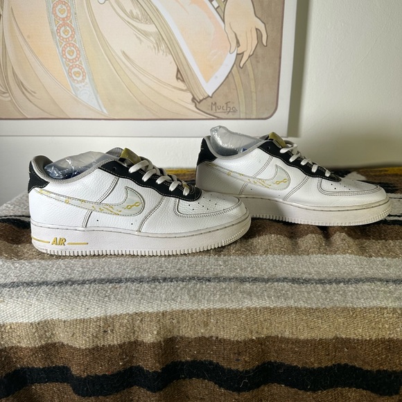 Unisex Nike Air Force 1 07 LV8 'Gold Links Zebra Print Y7, Men’s 7, Women’s 8.5 - Picture 6 of 13